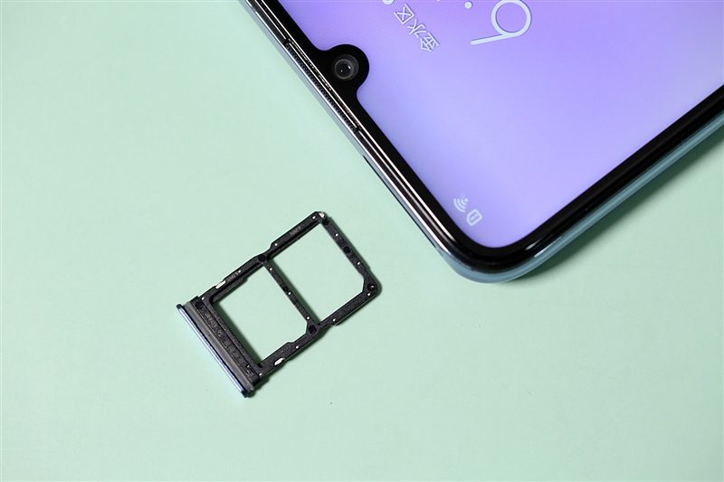 高通首次演示 iSIM 技術(shù)，如果演示成功將不再使用 SIM 卡？