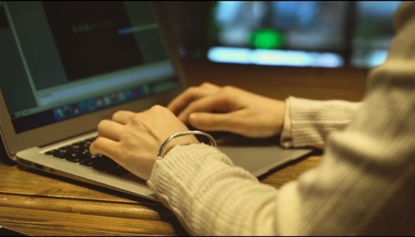 蘋(píng)果將上市13英寸新MacBook Air